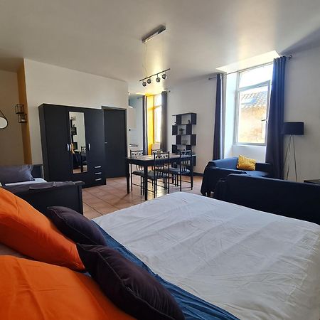 Le Prieure - Studios Jusqu'A 4 Personnes Вільнев-ле-Безьє Екстер'єр фото