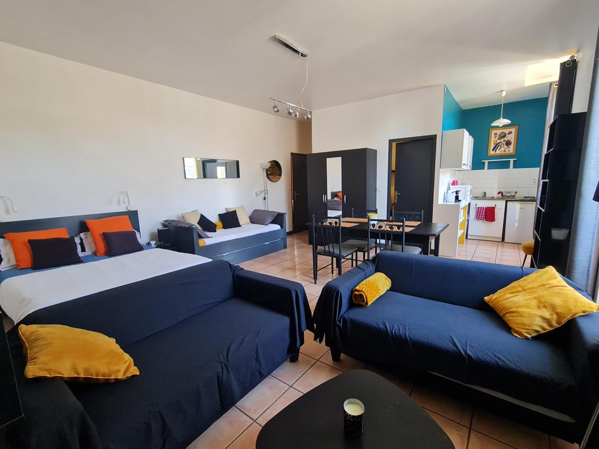 Le Prieure - Studios Jusqu'A 4 Personnes Вільнев-ле-Безьє Екстер'єр фото