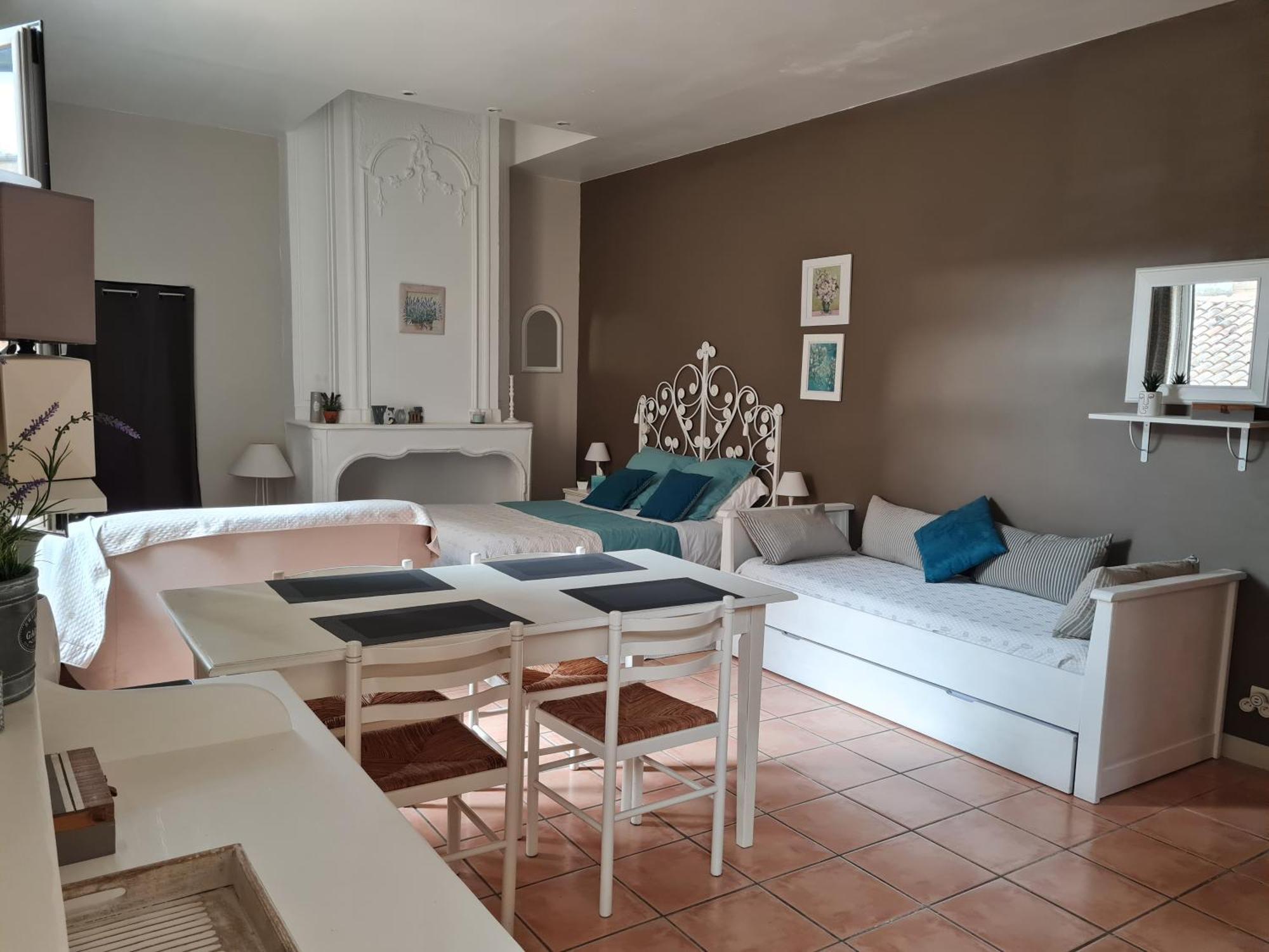 Le Prieure - Studios Jusqu'A 4 Personnes Вільнев-ле-Безьє Екстер'єр фото
